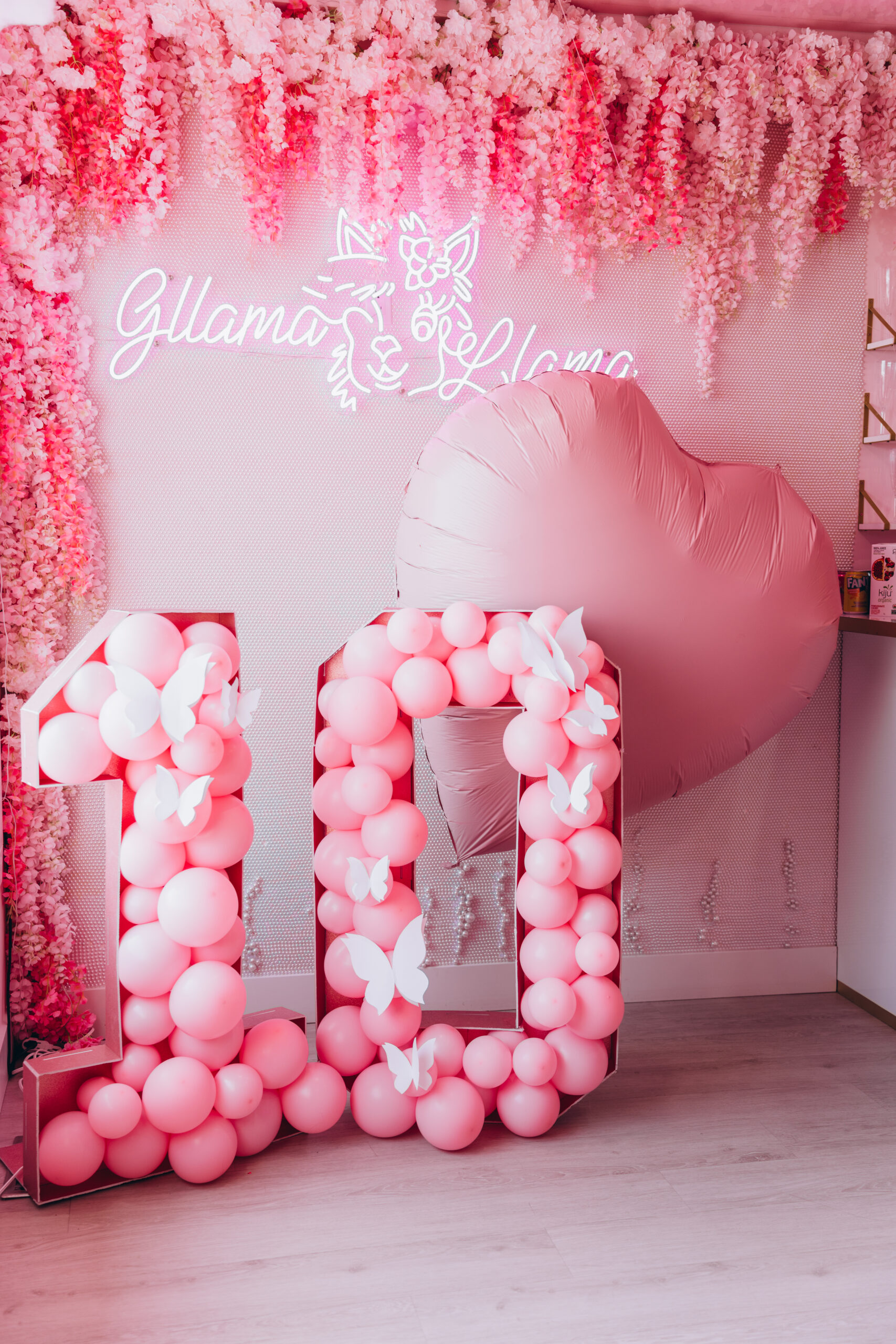 pink party decor